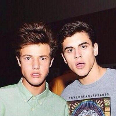 Profile Picture of Julia Nguyen (@hayes_is_bae0) on Twitter