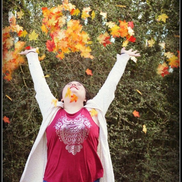 Profile Picture of Katelyn Malone (@parisinpink17) on Poshmark