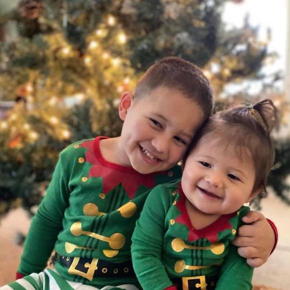 Profile Picture of Nikki Biddick (@nikkibiddick) on Poshmark