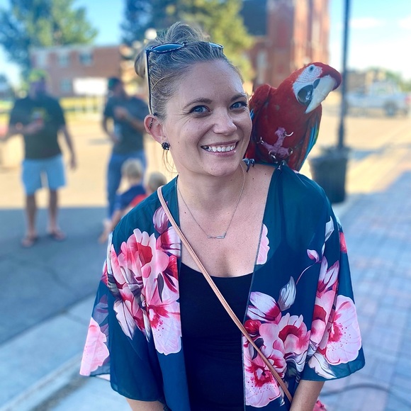 Profile Picture of Danielle Edlund (@danielledlund) on Poshmark