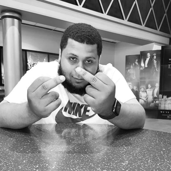 Profile Picture of Jonathan Morel (@jonathanmorel69) on Poshmark