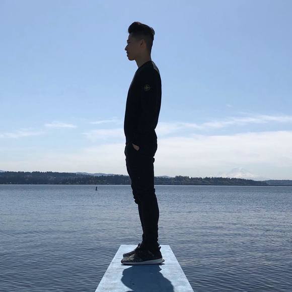 Profile Picture of Eric Cheng (@ericeric310) on Poshmark