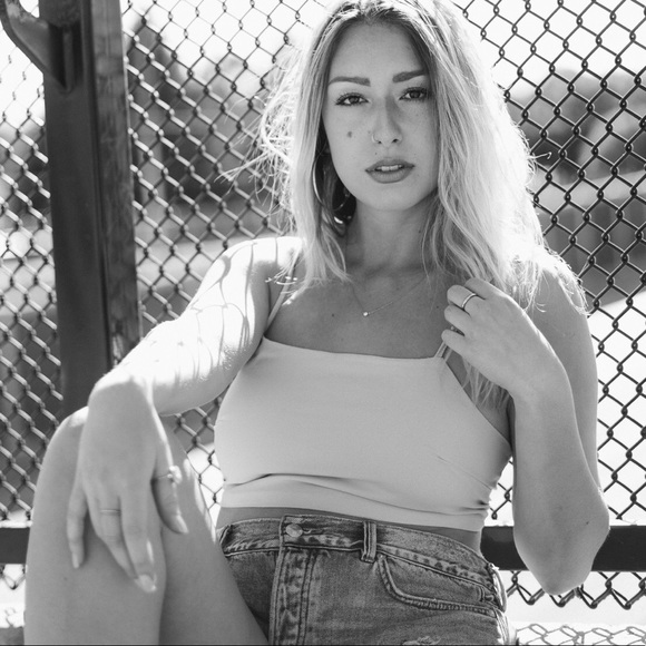 Profile Picture of Lila Richardson (@nashitana11) on Poshmark