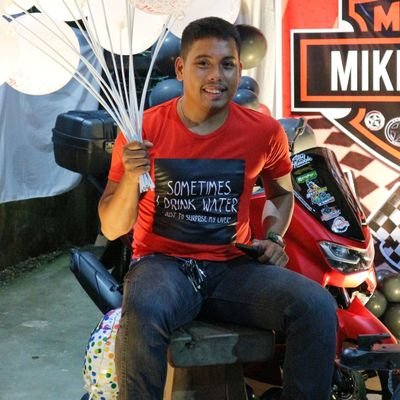 Profile Picture of Mikeeeey03 (@MikeHilario2000) on Twitter