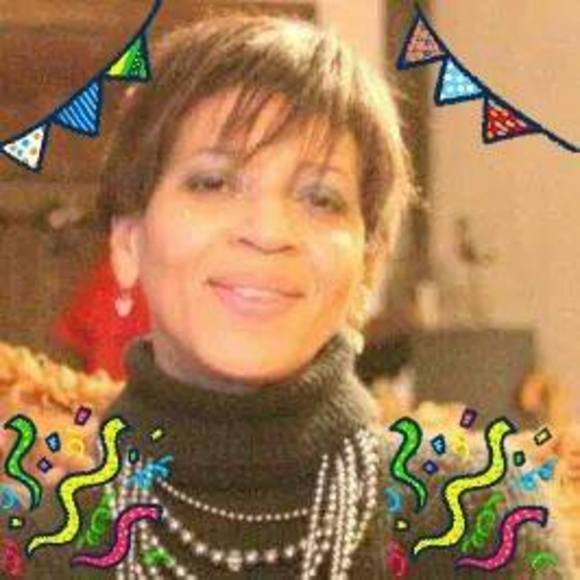 Profile Picture of Carla Toliver (@carlatoliver) on Poshmark