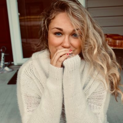 Profile Picture of Nicole Simmons (@nicole__simmons) on Twitter