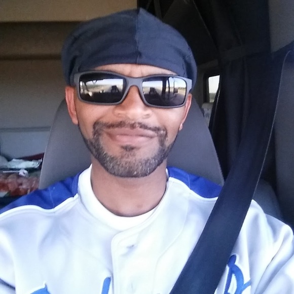 Profile Picture of Ronald Ewing (@ronewing7758) on Poshmark