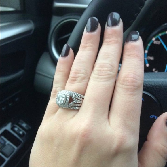 Profile Picture of Katelynn Owens (@kateywall) on Poshmark