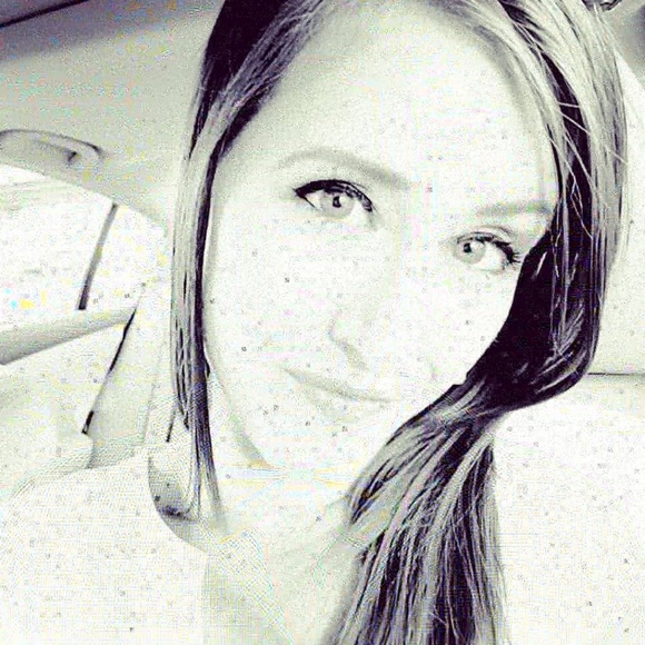 Christina Zajic - Poshmark Profile Picture of Christina Zajic (@ceezeezcloset) on Poshmark