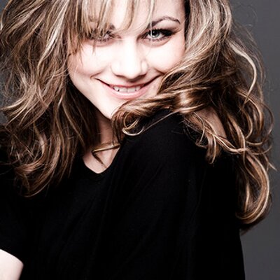 Profile Picture of Maria Lelyukh (@MariaLelyukh) on Twitter