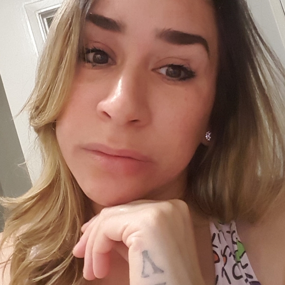 Profile Picture of Vivian Cordova (@jona17) on Poshmark