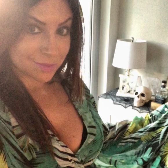 Profile Picture of Nicole Fenech (@missmalta0824) on Poshmark