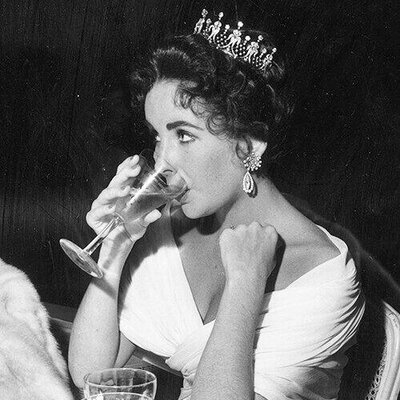 Profile Picture of Kate (@gussie_carnegie) on Twitter