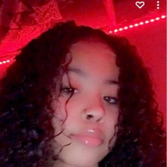 Profile Picture of Keralynn Rouse (@keralynnrouse) on Poshmark