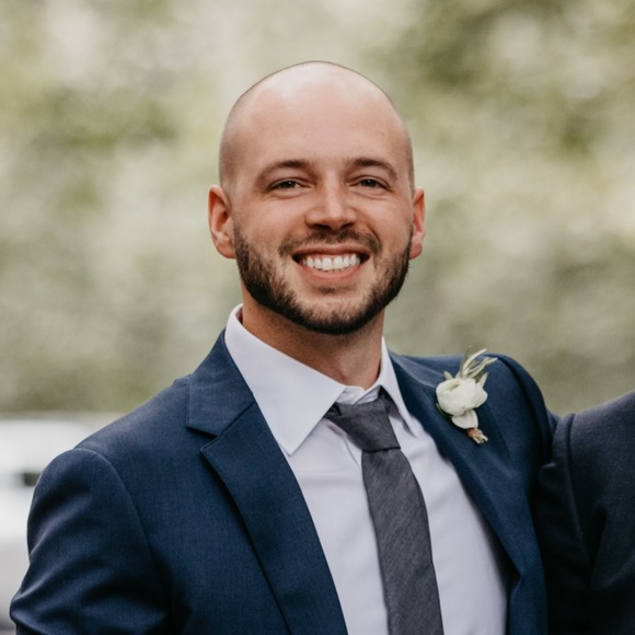 Profile Picture of Eli Grelecki (@egrelecki) on Poshmark