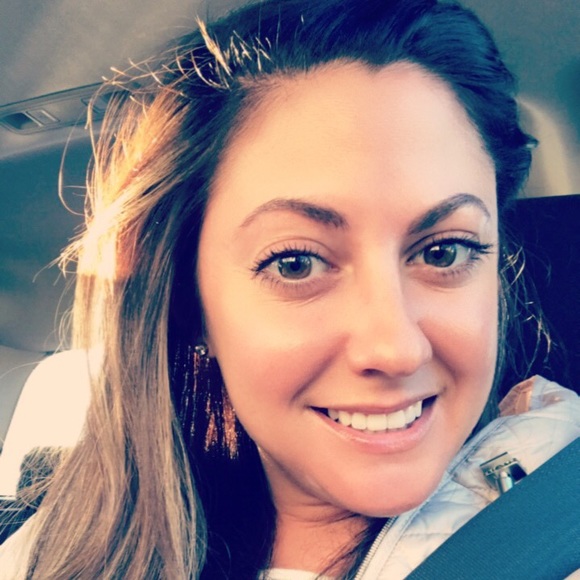 Profile Picture of Katelyn Brye (@k8lyn630) on Poshmark