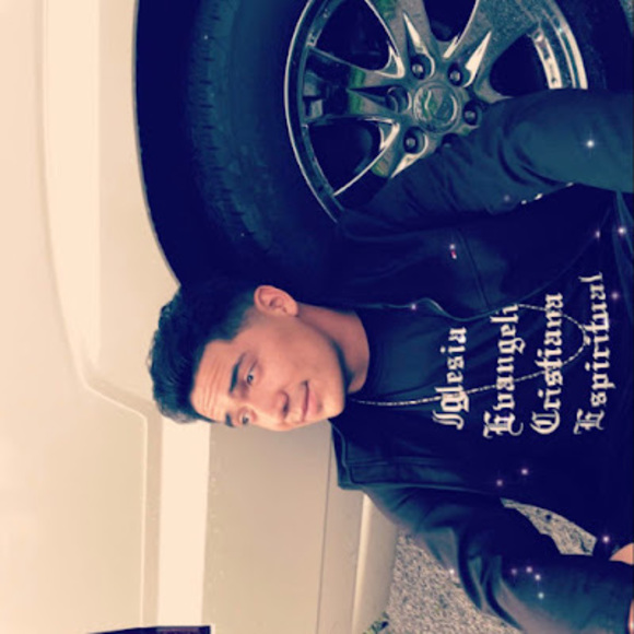 Profile Picture of Josue Sanchez (@josuesanchez306) on Poshmark
