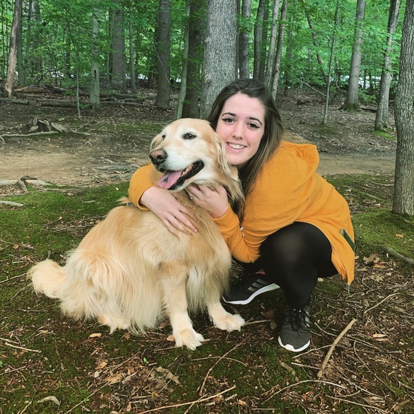 Profile Picture of Kylie Speyer (@kyspeyer) on Poshmark