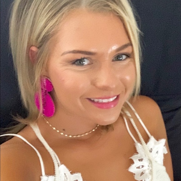 Profile Picture of Lily Roberts (@lilyrob3) on Poshmark