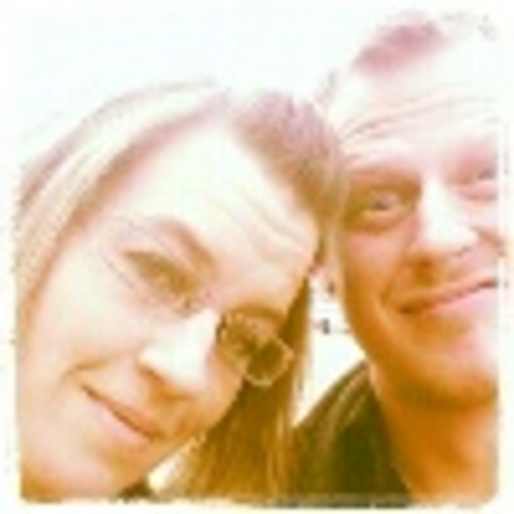 Amanda Bilek - Poshmark Profile Picture of Amanda Bilek (@amandaruth1980) on Poshmark