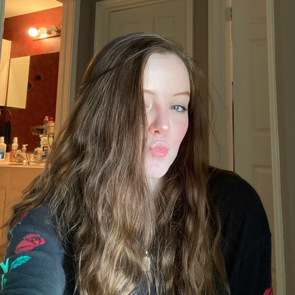 Profile Picture of Erin Okonsky (@erinokonsky) on Poshmark