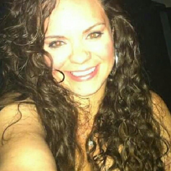 Profile Picture of Cassandra Harvey (@caseyharvey) on Poshmark