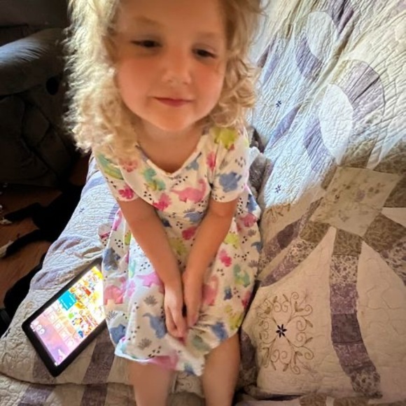 Profile Picture of Gracie Pernell (@gracie_p2007) on Poshmark
