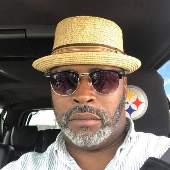 Profile Picture of Craig Mason (@cmason5142) on Poshmark
