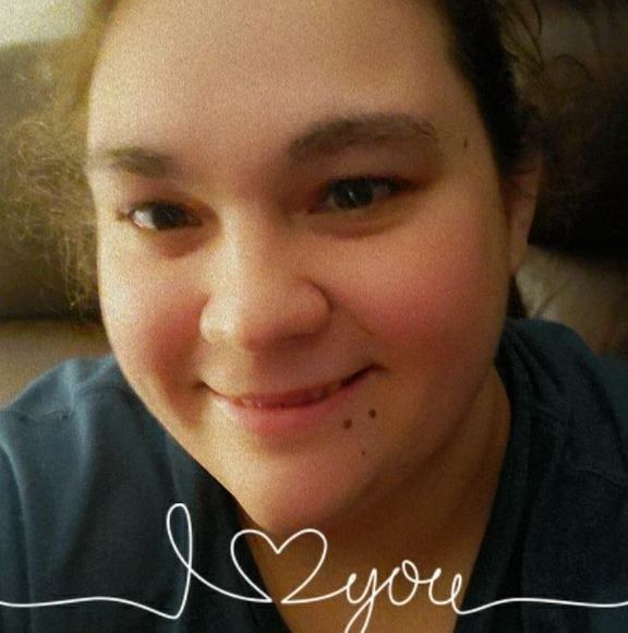 Profile Picture of Steph Baumunk (@stephbaumunk) on Poshmark