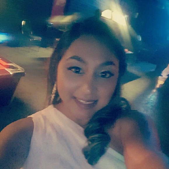 Profile Picture of Britney Lara (@britlara2) on Poshmark