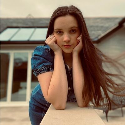 Profile Photo of 𝓐𝘮𝘺 𝓚𝘢𝘵𝘩𝘦𝘳𝘪𝘯𝘦 𝓑𝘢𝘳𝘭𝘰𝘸. (@AmykBarlow_) on Twitter