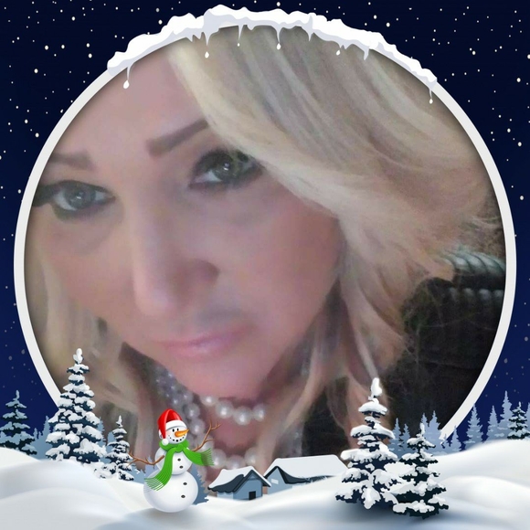 Profile Picture of Melissa Mcpherson (@melisdawn00) on Poshmark