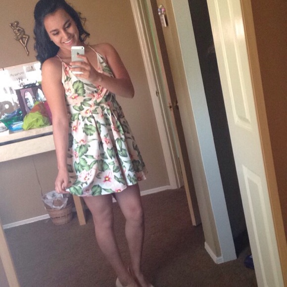 Profile Picture of Rosie Ramella (@rosie_pedals) on Poshmark
