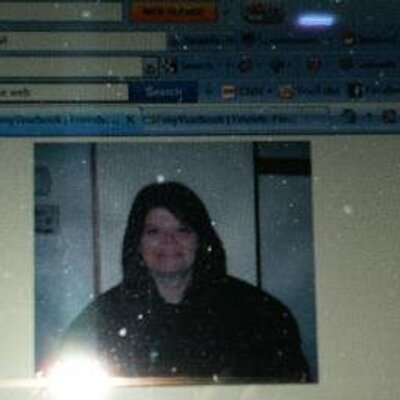 Profile Picture of Tina Schultz (@tis2firey) on Twitter