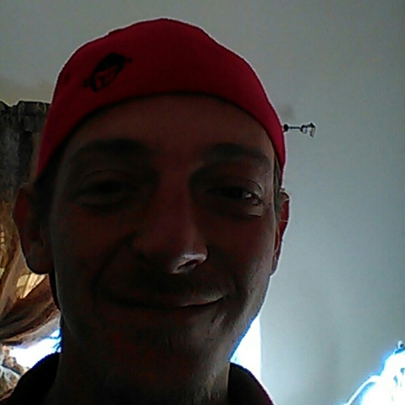 Chris Bevins - Poshmark Profile Picture of Chris Bevins (@bevins32) on Poshmark