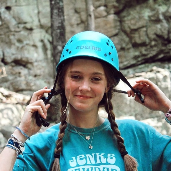 Profile Picture of Abby Zemanek (@abbyzemanek) on Poshmark