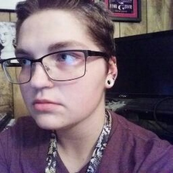 Profile Picture of Alyx Greyson (@alyxjaimes) on Poshmark