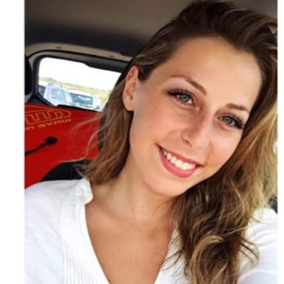 Profile Picture of Jessica Spindell (@j_spindell) on Poshmark
