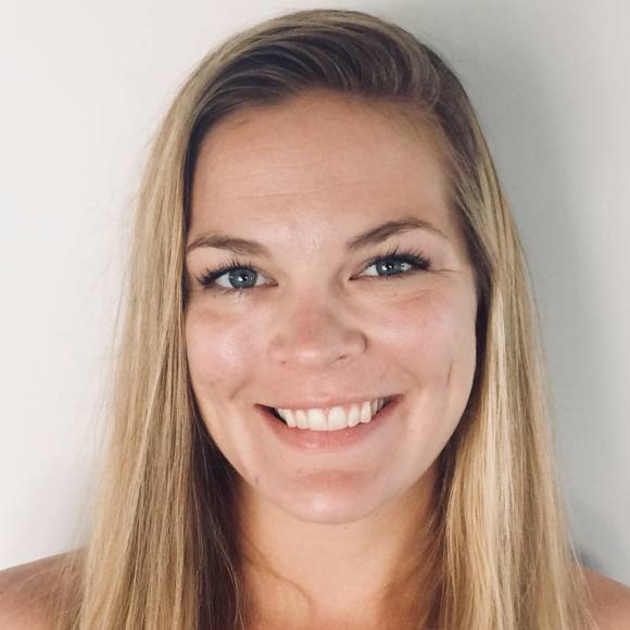 Profile Picture of Laura Suddes (@laurasuddes) on Poshmark