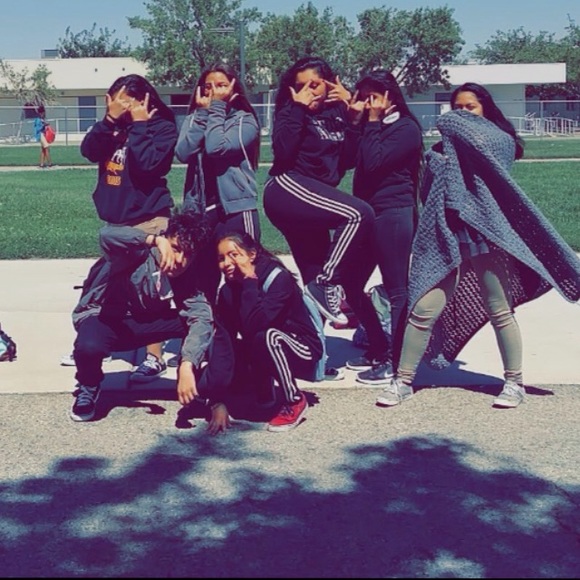 Profile Picture of Hannah Torrez (@hannahsw03) on Poshmark