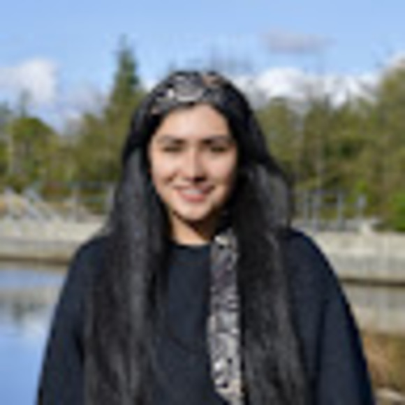 Profile Picture of Clea Schooner (@cschooner99) on Poshmark