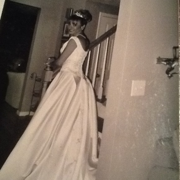 Profile Picture of Ana Zappala (@anazapp) on Poshmark