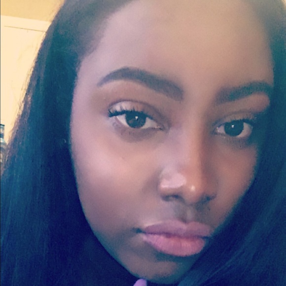 Profile Picture of Ronisha Lucas (@ronishalucas) on Poshmark