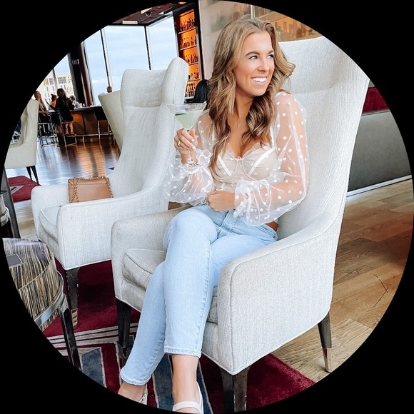 Profile Picture of Melissa Regan (@melissadregan) on Poshmark