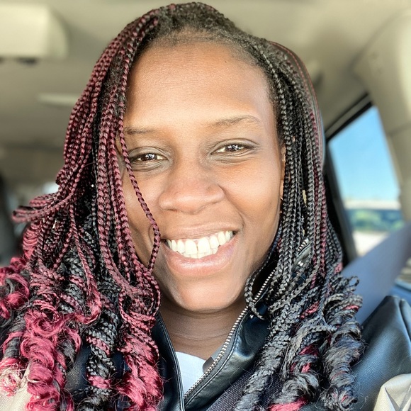 Profile Picture of Britney Wallace (@queenmedic19) on Poshmark