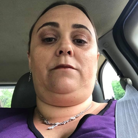 Profile Picture of Sonia Ribeiro (@soniaribeiro) on Poshmark