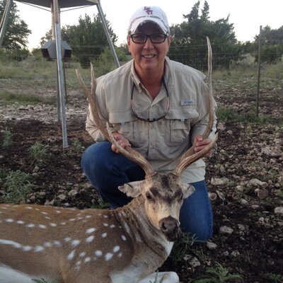 Profile Picture of Pam Buckner (@lsudeerwoman) on Twitter