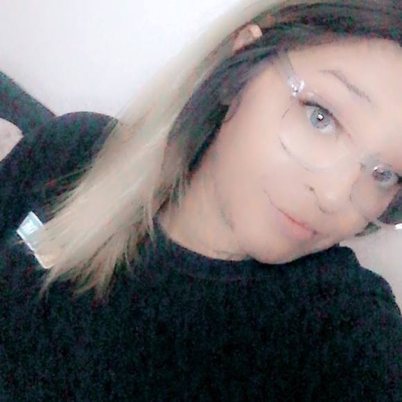 Profile Picture of Christina Chastain (@cweyercynova) on Poshmark