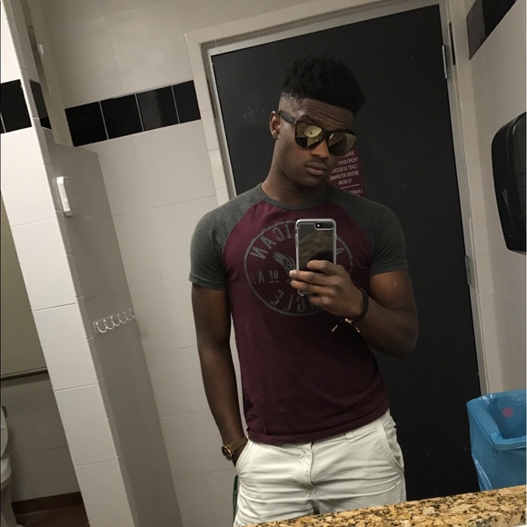 Profile Picture of Daniel Deacon (@deacon1999) on Poshmark
