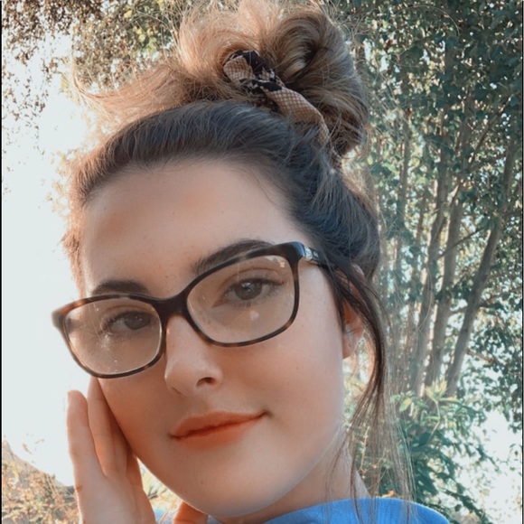 Profile Picture of Emerald Bartolotta (@e_bartolotta) on Poshmark